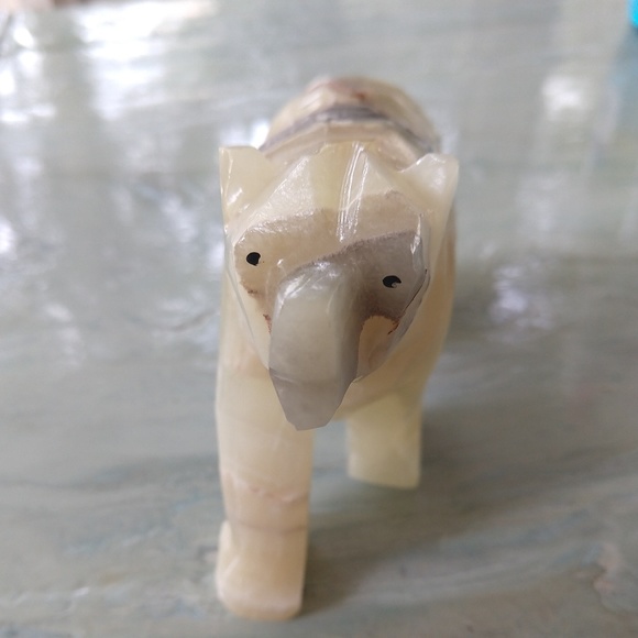 Incredible genuine yellow Onyx hand carved bear - Picture 2 of 8